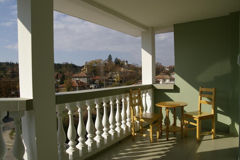 Karadzhovy Guest House Kalofer Quarto foto